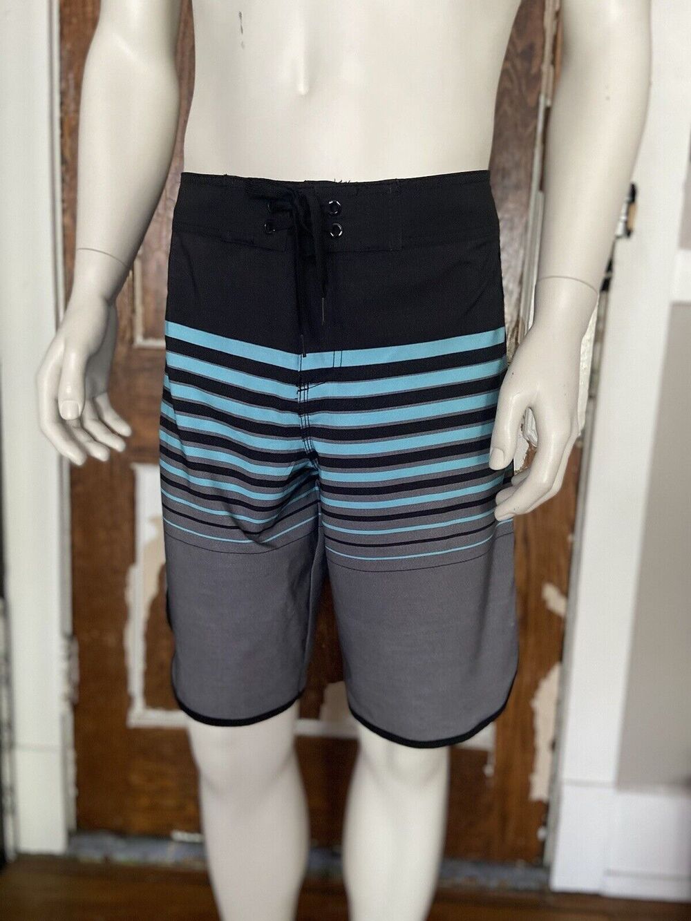 MOSSIMO SUPPLY Co. Black/Blue 21” Boardshorts Mens sz 32